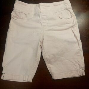 Gloria Vanderbilt Soft Pink Shorts